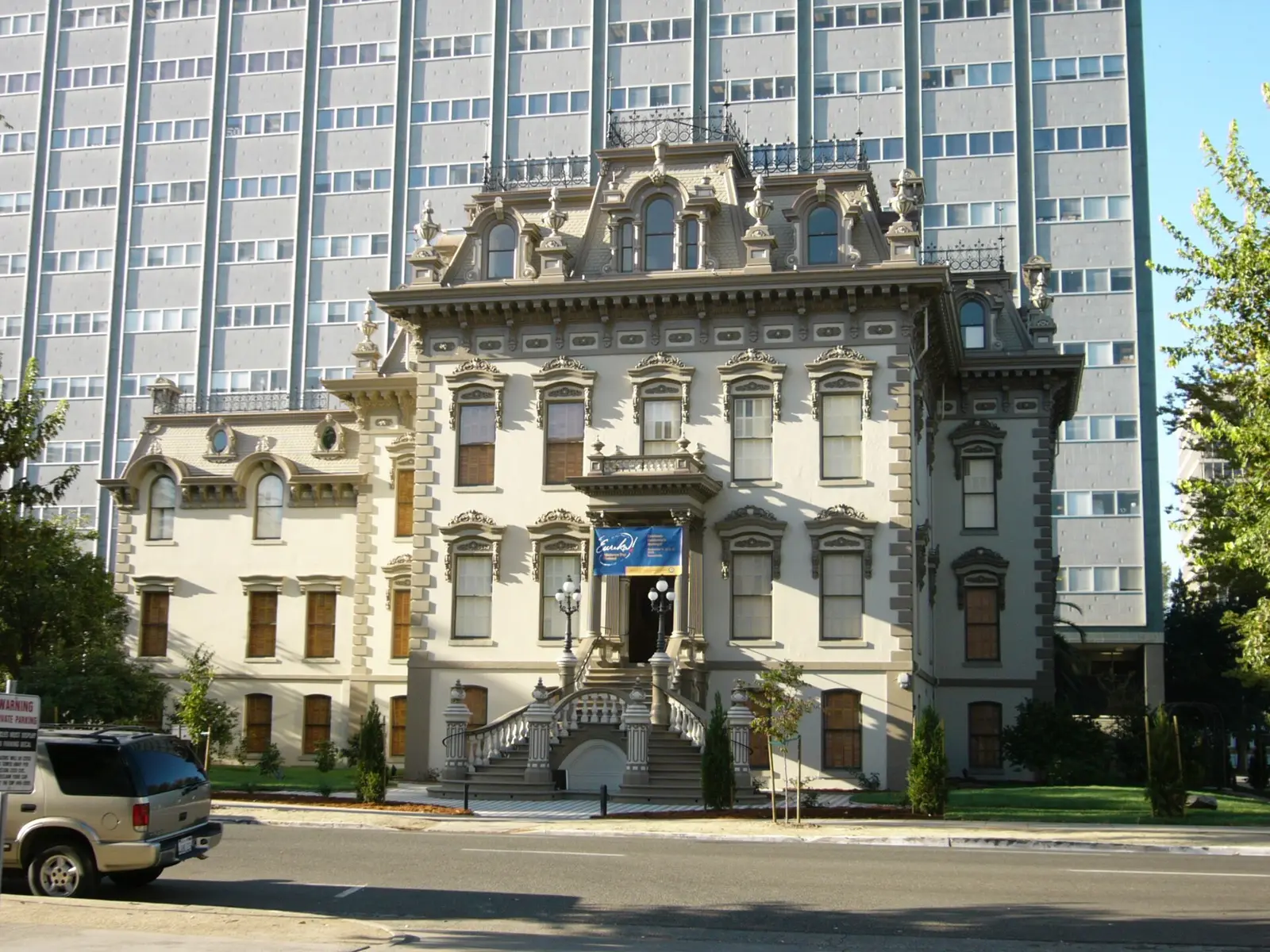 Photograph of the Leland Stanford Mansion in Sacramento taken in fall 2005