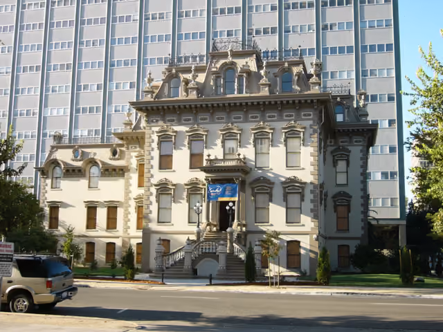 Photograph of the Leland Stanford Mansion in Sacramento taken in fall 2005