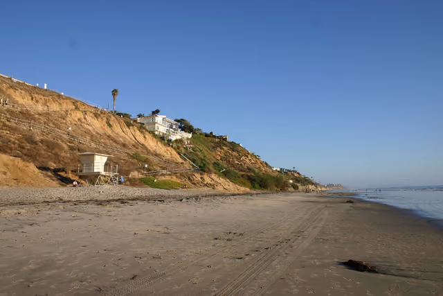 View to the south along Beacons Beach, Encinitas, California, also known as Leucadia State Beach