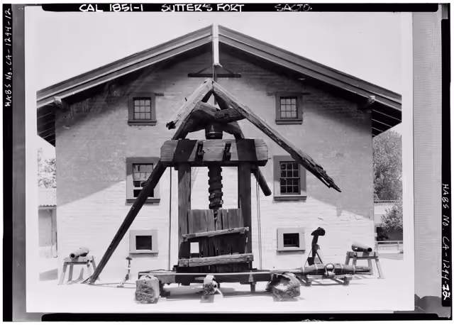 HAY PRESS, FRONT VIEW Photographer unknown, Date unknown - Sutter's Fort, L and Twenty-Seventh Streets, Sacramento, Sacramento County,…