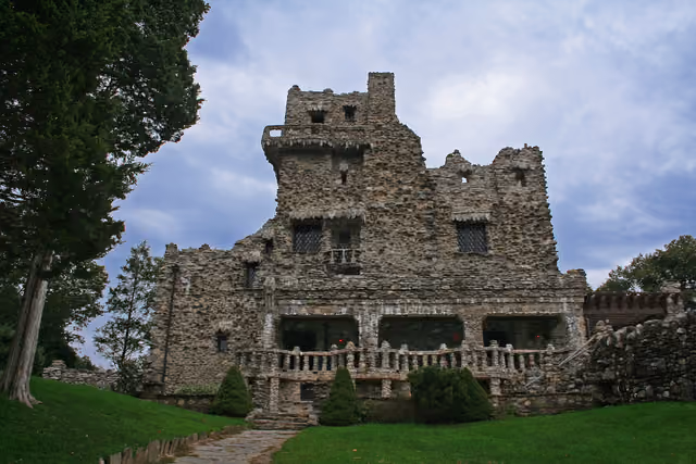 Gilettes Castle KevinPepin 01 — Gillette Castle State Park