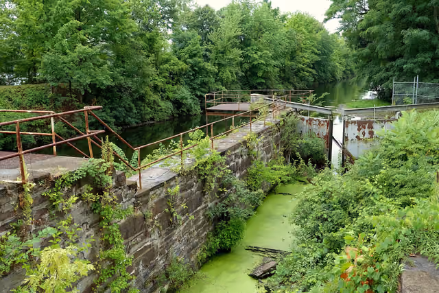 Windsor Locks Canal State Park Trail - Suffield, Connecticut, USA