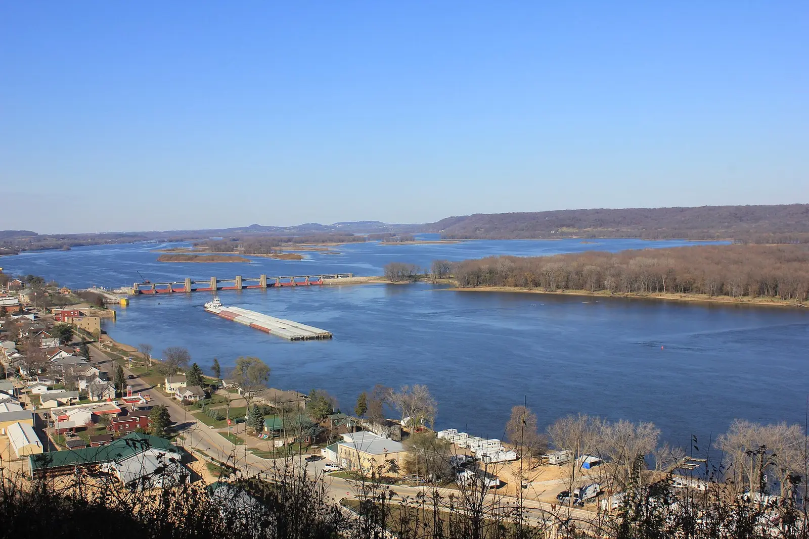 Ship coming down the Mississippi River from Bellevue State Park with the town of Bellevue in sight