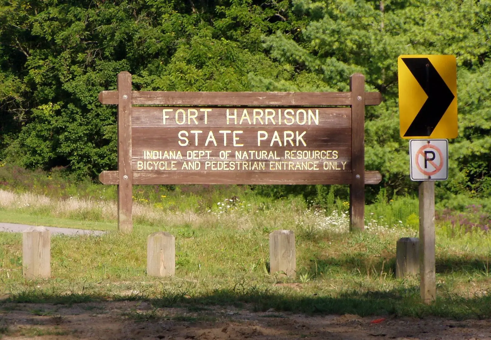 The rear, free entrance for bicyclists and pedestrians to Fort Harrison State Park, Indianapolis, Indiana