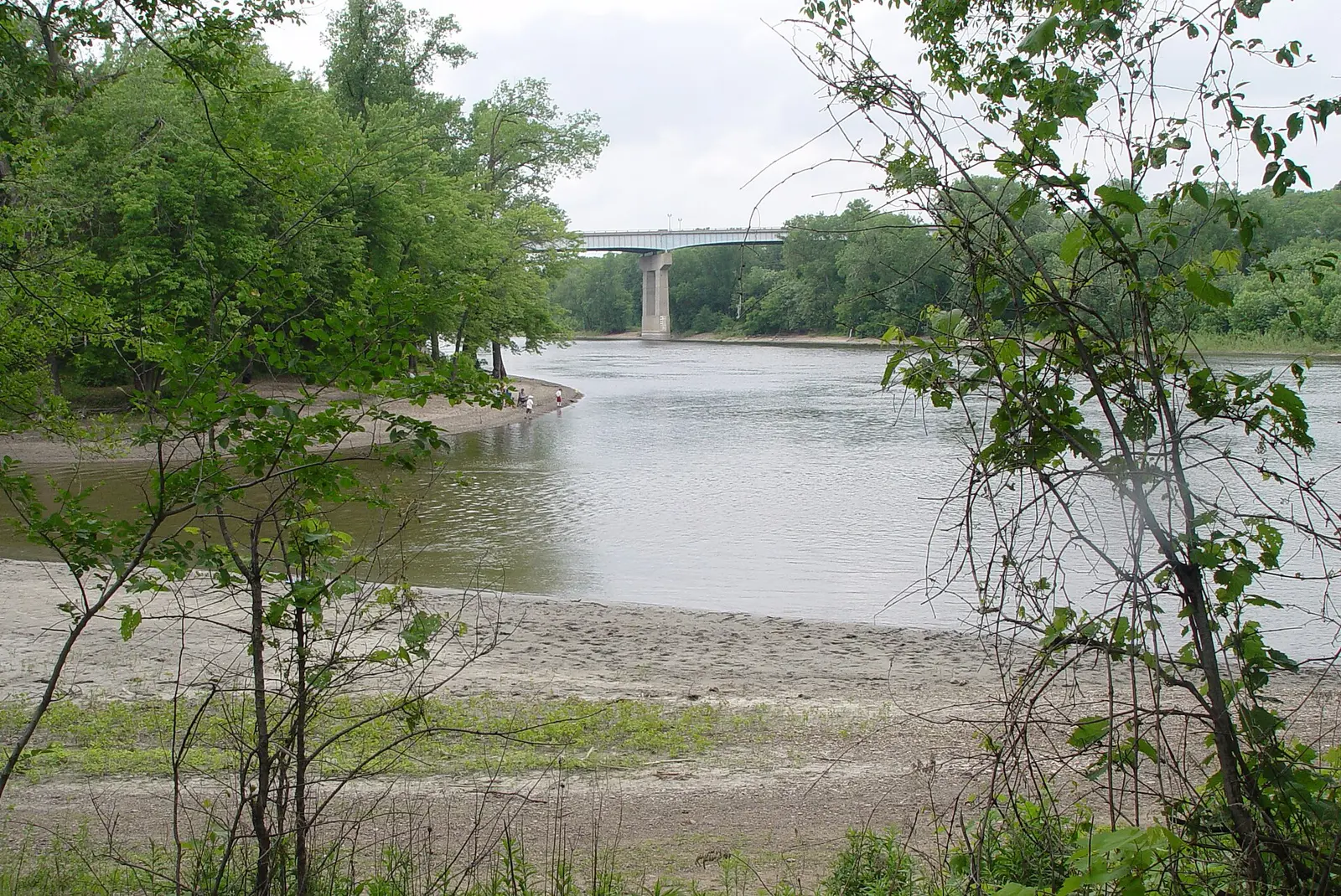 Confluence of the Minnesota River and Mississippi River , in Fort Snelling State Park , Minnesota