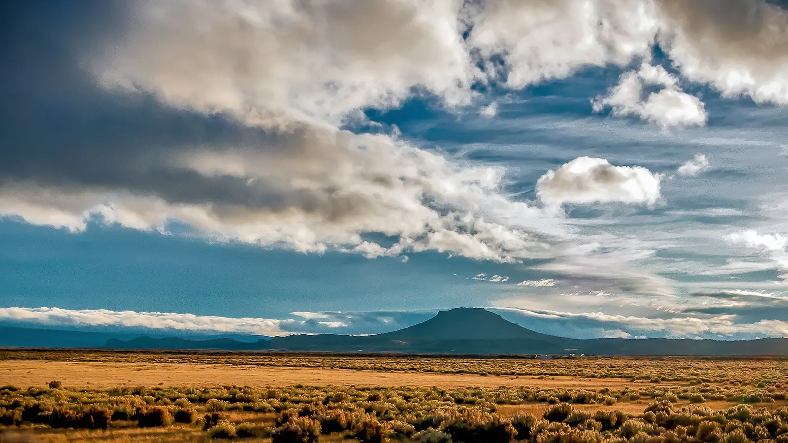 Sunset view of Table Rock from the Christmas Valley Back Country Byway (Co — Fort Rock State Natural Area
