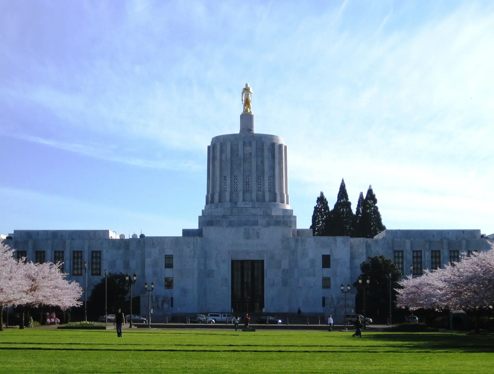 Front exterior of the en:Oregon State Capitol building in en:Salem, Oregon , United States