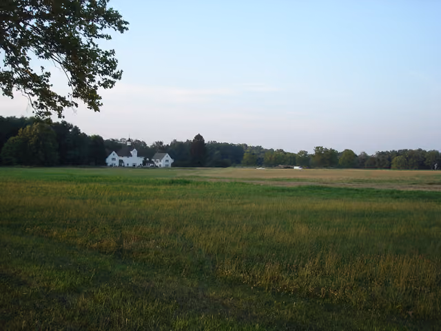 One of the main entrances in Tyler State Park, including the building of the Guild of Craftsmen