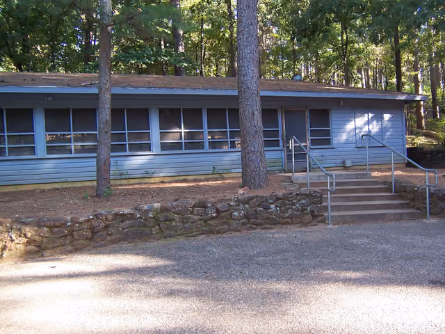 Group shelter at Tyler State Park (Texas)
